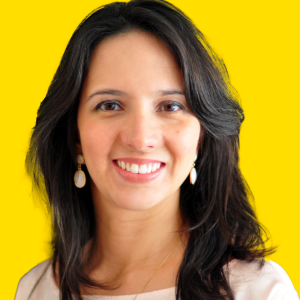 Ágatha Camargo Paraventi, Dra.
